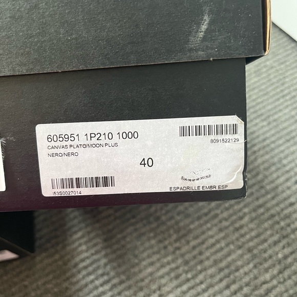 I have two pairs bought them for my boyfriend for Christmas! They don’t fit him! - Picture 4 of 4